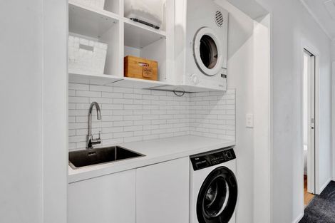 Photo of property in 43 Essex Street, Vogeltown, New Plymouth, 4310