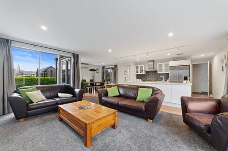 Photo of property in 7 Waterstock Way, Parklands, Christchurch, 8083