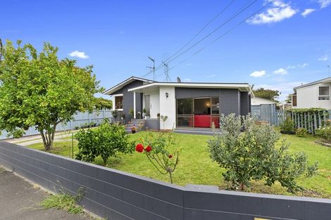 Photo of property in 6 Parkdale Place, Glenview, Hamilton, 3206