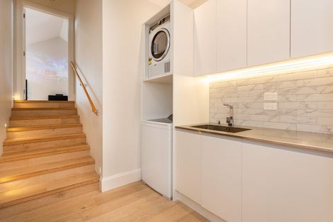 Photo of property in 43 Kent Terrace, Riverhead, 0820