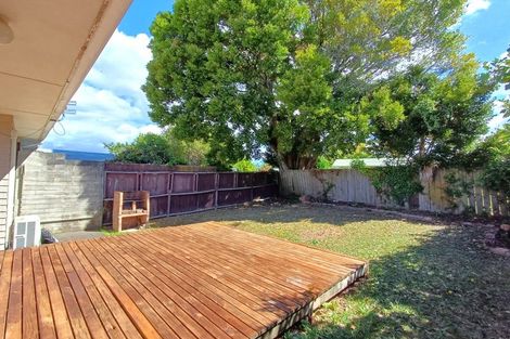 Photo of property in 2/14 Ozich Avenue, Te Atatu South, Auckland, 0610