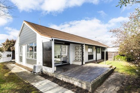 Photo of property in 2/12 Steadman Road, Broomfield, Christchurch, 8042