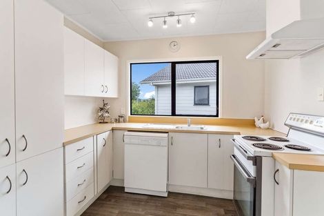 Photo of property in 28 Moire Road, Massey, Auckland, 0614