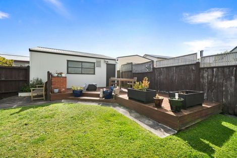 Photo of property in 38 Dahlstrom Grove, Kelvin Grove, Palmerston North, 4414