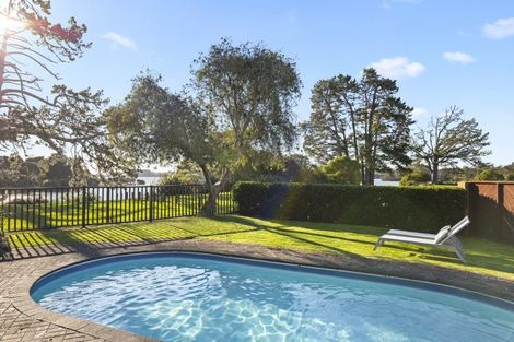 Photo of property in 5 Godwit Place, Waiuku, 2123