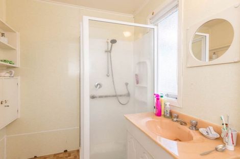 Photo of property in 1 Earl Road, Titirangi, Auckland, 0604