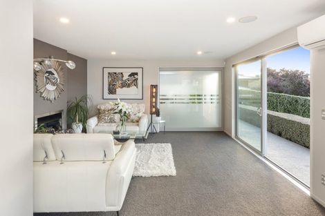 Photo of property in 5 Peregrine Close, Mount Pleasant, Christchurch, 8081