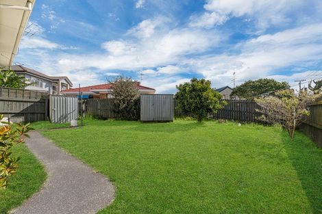 Photo of property in 21 Kautami Avenue, Papatoetoe, Auckland, 2025