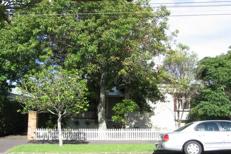 Photo of property in 4a Summer Street, Stanley Point, Auckland, 0624