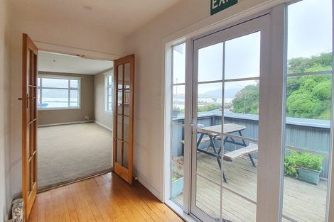 Photo of property in 2 Hawkhurst Road, Lyttelton, 8082