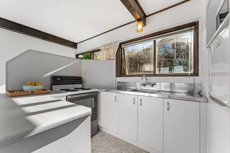 Photo of property in 32 Zita Avenue, Matakatia, Whangaparaoa, 0930