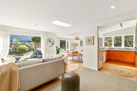 Photo of property in 174 Queens Drive, Lyall Bay, Wellington, 6022