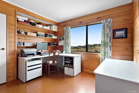 Photo of property in 39 Pipitiwai Drive, Helensville, Kaukapakapa, 0871