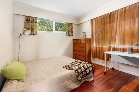 Photo of property in 25 Churton Drive, Churton Park, Wellington, 6037