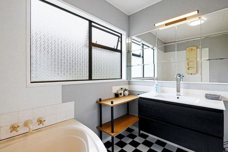 Photo of property in 116 Grey Street, Cambridge, 3434