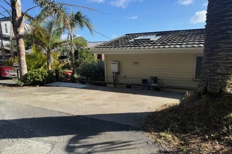 Photo of property in 266 Whangaparaoa Road, Red Beach, 0932