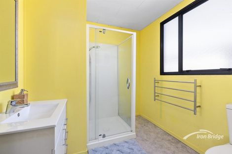 Photo of property in 8 Cameron Place, Ranui, Auckland, 0612