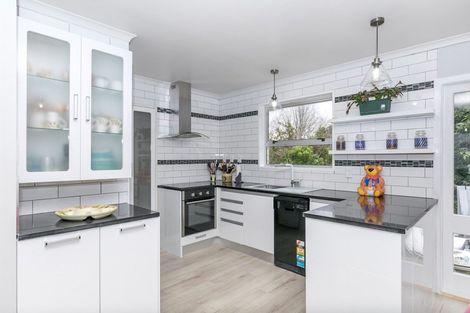 Photo of property in 21 Brookbank Place, Glenview, Hamilton, 3206