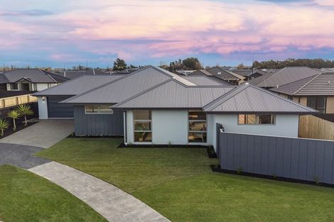 Photo of property in 9 Timara Crescent, Marshland, Christchurch, 8083