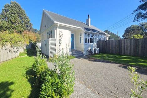 Photo of property in 16 Tyndall Street, Waiwhetu, Lower Hutt, 5010
