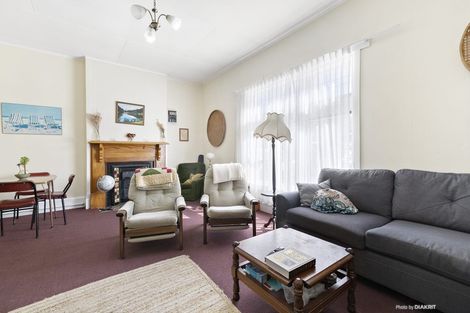 Photo of property in 213 The Parade, Island Bay, Wellington, 6023