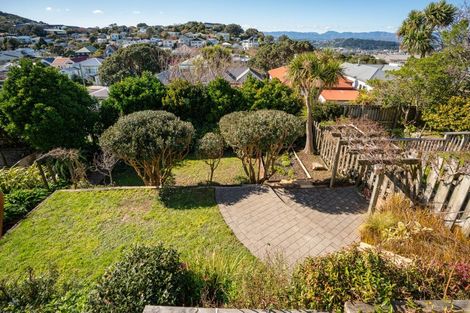 Photo of property in 97 Creswick Terrace, Northland, Wellington, 6012