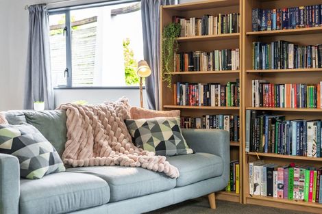 Photo of property in 9 Ginders Drive, Massey, Auckland, 0614