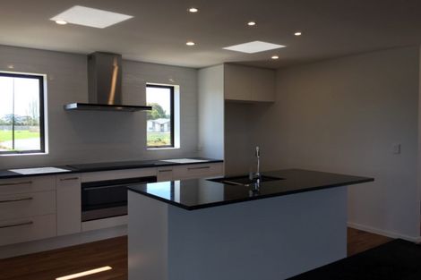 Photo of property in 28 Fearne Drive, Woodend, 7610