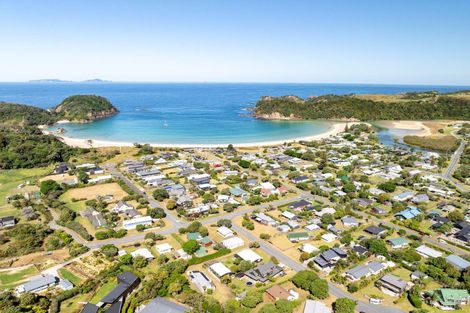Photo of property in 1 Coral Place, Matapouri, Whangarei, 0173