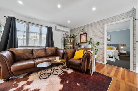 Photo of property in 2/5 Tokomaru Street, Welbourn, New Plymouth, 4312