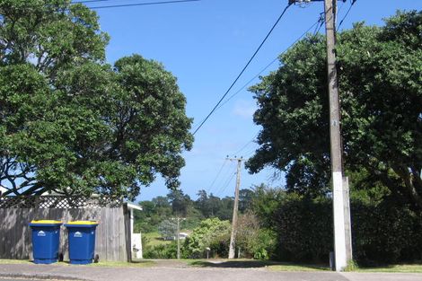 Photo of property in 2/58 Birkdale Road, Birkdale, Auckland, 0626