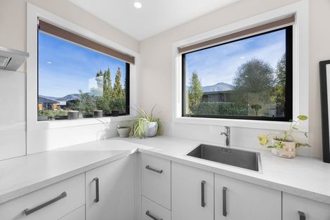 Photo of property in 3 Kirimoko Crescent, Wanaka, 9305