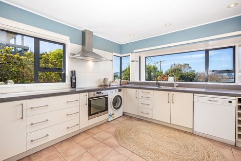 Photo of property in 45 Mana View Road, Paremata, Porirua, 5026