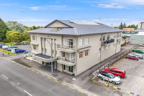 Photo of property in 2e/11 London Street, Hamilton Central, Hamilton, 3204