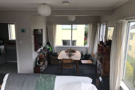 Photo of property in 2 Overtoun Terrace, Hataitai, Wellington, 6021