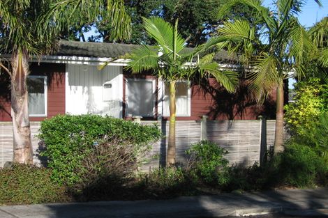 Photo of property in 4 Francis Skinner Place, Orewa, 0931