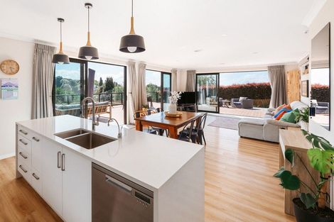 Photo of property in 4r Estates Terrace, Welcome Bay, Tauranga, 3175
