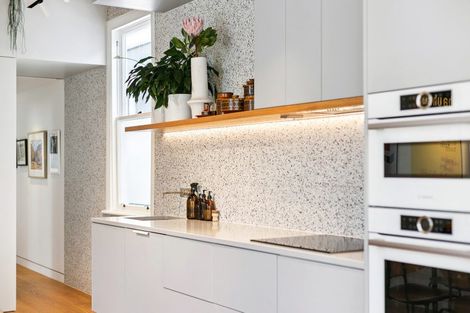 Photo of property in 10 Carrington Street, Mount Cook, Wellington, 6021