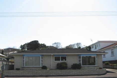 Photo of property in 1/76 Tukapa Street, Westown, New Plymouth, 4310