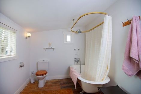 Photo of property in 46 Awaroa Road, Helensville, 0800