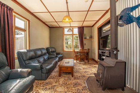 Photo of property in 48 Romilly Street, Westport, 7825