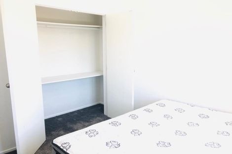 Photo of property in 9 Humphrey Kemp Avenue, Henderson, Auckland, 0612