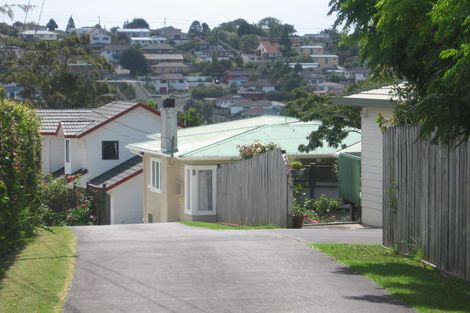 Photo of property in 1/345a Wairau Road, Totara Vale, Auckland, 0629