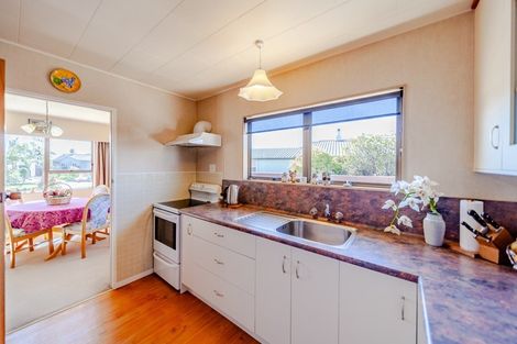 Photo of property in 37 Donegal Crescent, Tamatea, Napier, 4112