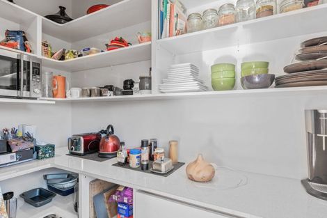 Photo of property in 44 Victoria Road, New Plymouth, 4310