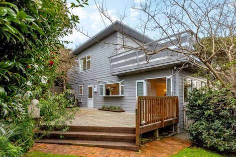 Photo of property in 7 Angell Street, Johnsonville, Wellington, 6037