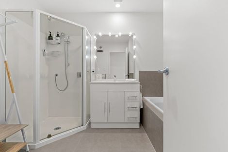 Photo of property in 16 Hakaro Way, Takanini, 2112