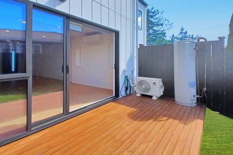 Photo of property in 8e Nedlands Place, Burswood, Auckland, 2013