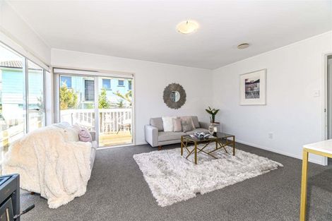 Photo of property in 380 East Coast Road, Sunnynook, Auckland, 0630
