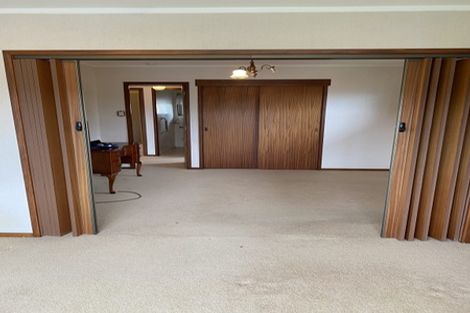 Photo of property in 1/20 Shakespeare Road, Milford, Auckland, 0620